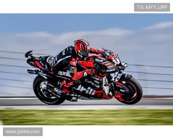 MotoGP新赛季焦点战队阵容调整与冠军争夺态势解析前瞻深度